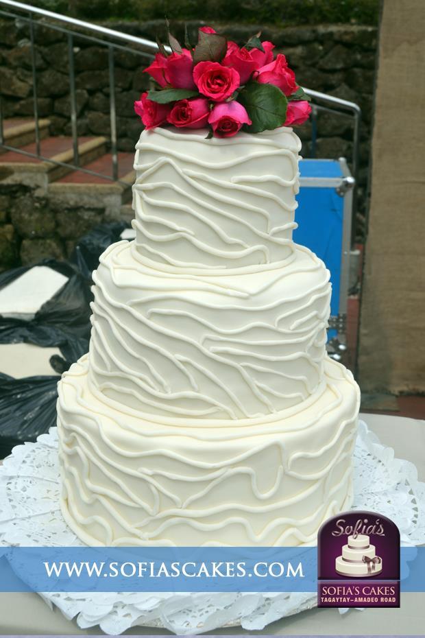 Standard Package Tagaytay Wedding Cake All-Edible 3-Tier Wedding Cake Buttercream, fondant, and naked cake designs available Approximate size of cake: 6x5 9x5 12x5 Three tiers made of real cake: top