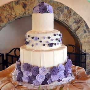 Extra Flower Pads Inserted in between cake tiers, flower pads give your wedding cake extra height, as well as an
