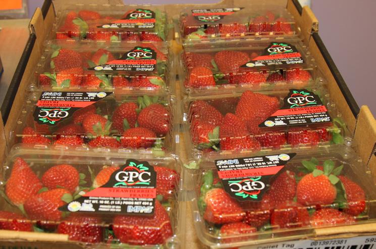 Although field product is higher priced, both US and Mexican greenhouse supplies will be in abundant supply. Now is the time to promote Grape Tomatoes!