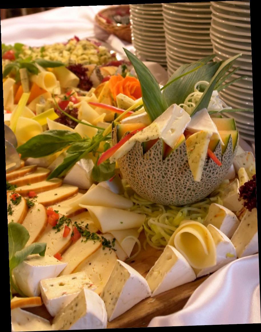 W E D D I N G P A C K A G E S I Do Fresh fruit display Wisconsin cheese & sausage display Champagne toast for all guests during dinner service $34 Dinner Includes a mixed field garden salad, Caesar
