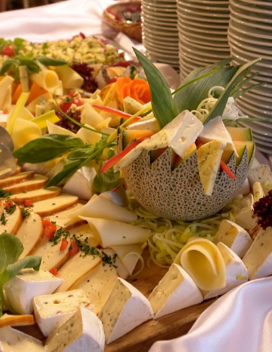 W E D D I N G P A C K A G E S I Do $34 Fresh Fruit Display Wisconsin Cheese & Sausage Display Champagne Toast for All Guests During Dinner Service Dinner Includes a Mixed Field Gardens or Caesar