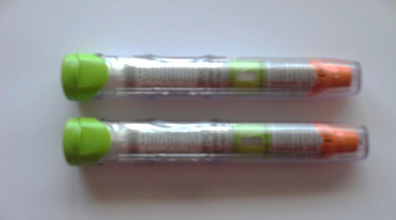 Epinephrine Auto-injector Training focus: EpiPen Website: www.epipen.com EpiPen Full Strength (regular) Dose 0.