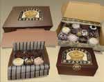 Cupcake Prices Mini Cupcakes Single...$1.65 12 to 95...$1.55 96+...$1.40 Regular Cupcakes Single...$3.25 12-95...$3.00 96+...$2.75 Jumbo Cupcakes Single...$6.50 Decorated...$7.