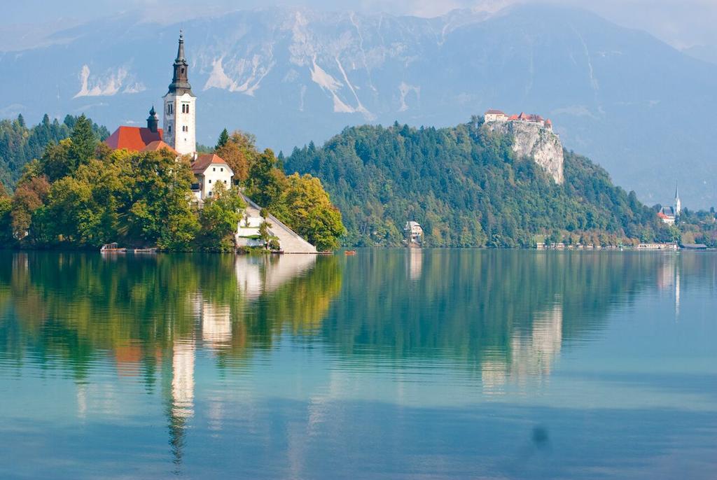 SLOVENIA luxury cycling tour (07/7/2018 13/07/2018) Wander through undisturbed mountain villages and alpine lakes, explore dense forests and cycle over quiet, shaded roads.