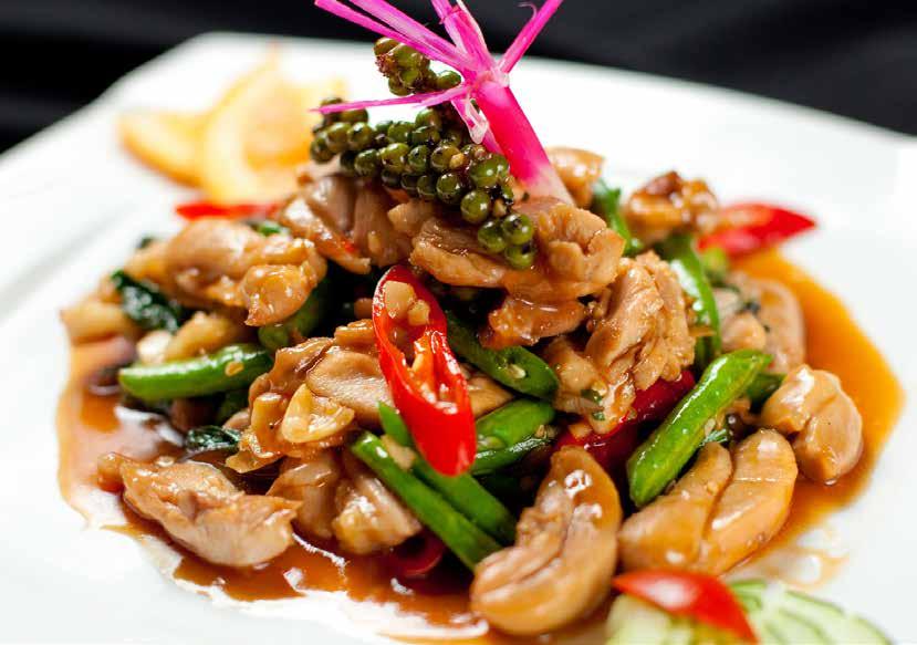 Thit Bo Luc Lac Bai Ta Pau Kai Hot basil chicken Stir-fried boneless chicken with diced shrimp,