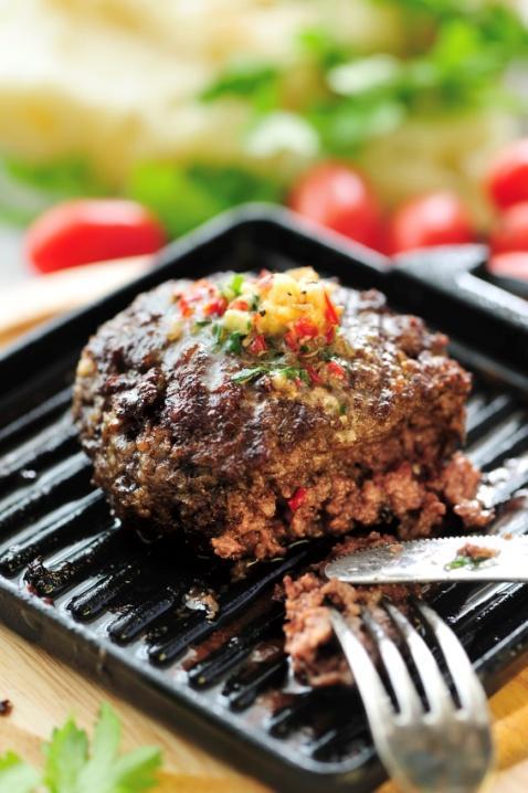 PREMIUM GROUND BEEF & PATTIES Choose from our fine selection of premium 100% pure ground beef, available in different blends and flavor profiles to meet a variety of needs. All our burgers are: 1.
