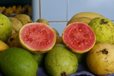 Guava Smoothie Serves: 1 1 Guava 100ml Water 2 tbsp Honey 8 whole Almonds 1 scoop Vanilla Powder few Ice Cubes Peel & deseed
