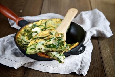 Courgette Omelette Serves: 1 1 medium Courgette, grated 1 Red Pepper, finely diced 1 large Whole Egg 2 large Egg Whites 1 tbsp Coconut Oil 1 tsp Smoked Paprika 1.