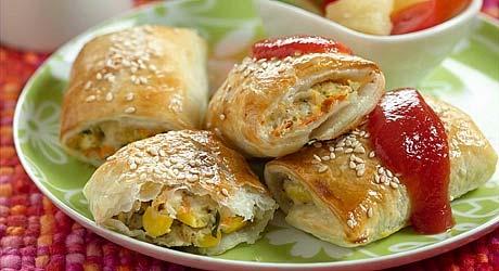 Chicken and vegetable sausage roll Serves 8 makes 2 large sausage rolls 2 cups of fresh bread crumbs or use the stuffing from inside a cooked chicken 2 tblsp olive oil 1/2 onion diced 1 grated carrot