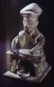 Prehistoric terracotta míngqì figures of male