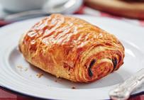 5p each UNBAKED PAIN AU CHOCOLAT 80 x 75g CODE: FR0072 Double bars of rich chocolate wrapped in