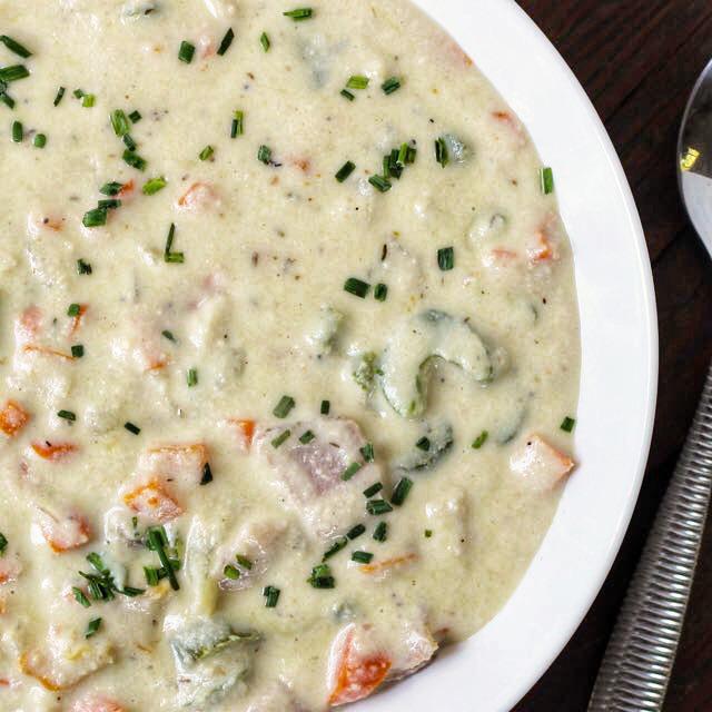 New England Clam Chowder Active Time: 30m Total Time: 45m 2 1/2 cups raw cashews 16 ounces frozen clam meat 5 slices bacon 1 onion 4 carrots 3 stalks celery 3 tablespoons extra virgin olive oil 2