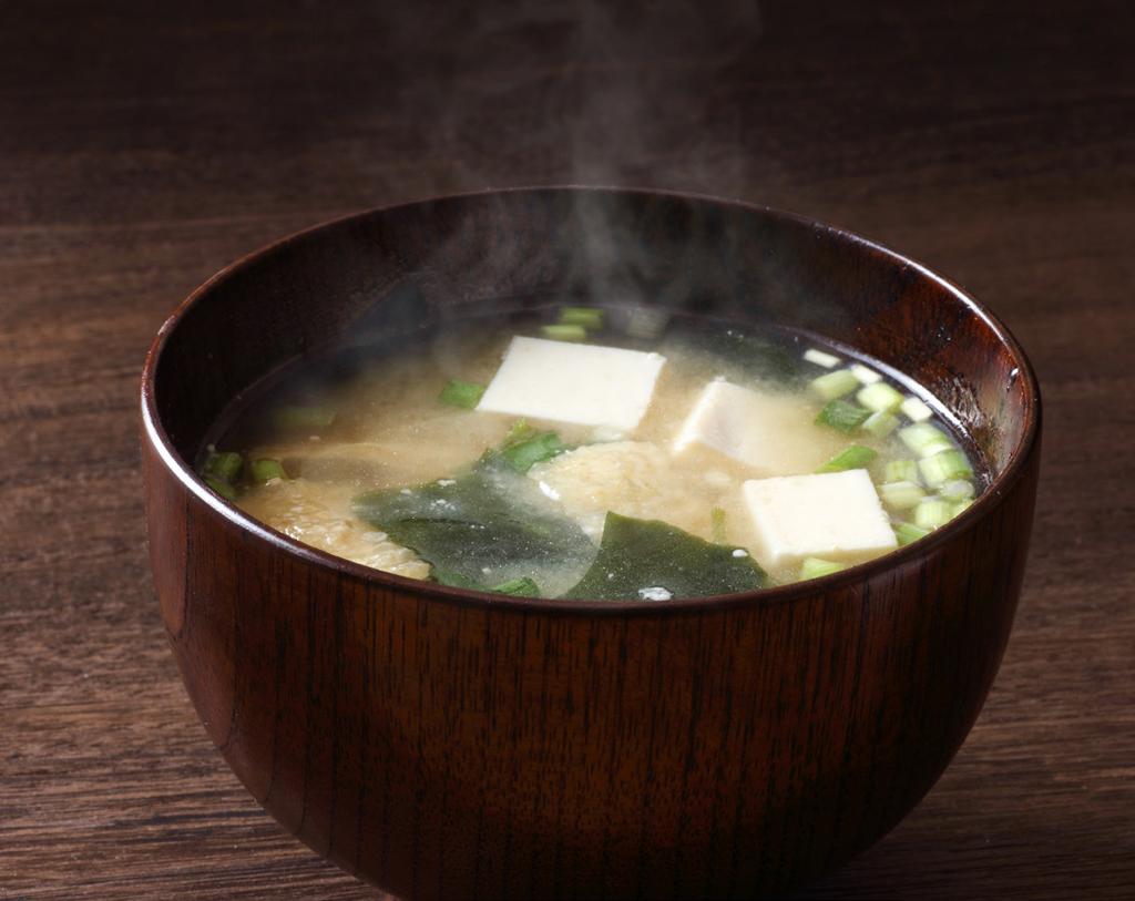 kinu tofu, wakame, shiromiso