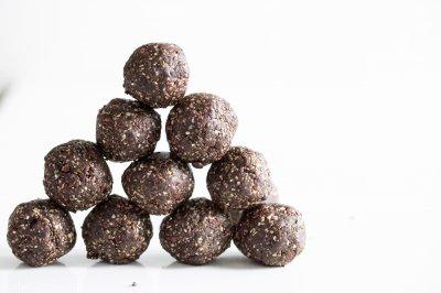 Super Seed Chocolate Protein Bites by Angela Liddon Prep Time: 10 minutes Cook Time: chill time: 20 minutes Keywords: freeze no bake raw cookies dessert quick snack nut-free gluten-free soy-free