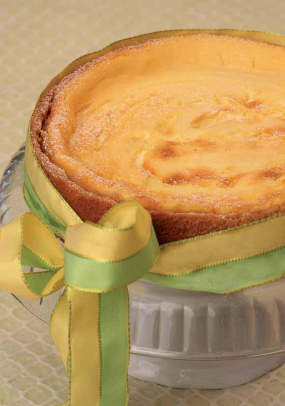 Baked cheese cake 2 packets Eat Sum More biscuits, roughly chopped 3 ml cinnamon 15 ml Huletts White Sugar 125 g butter, melted Filling 2 x 250g cream cheese 2 extra large eggs 100 g (125 ml) Huletts