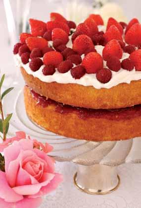 Strawberry cream cake 1 layer cake 125 ml strawberry jam 250 ml Clover Fresh Cream 5 ml vanilla essence Huletts Castor Sugar, to taste a