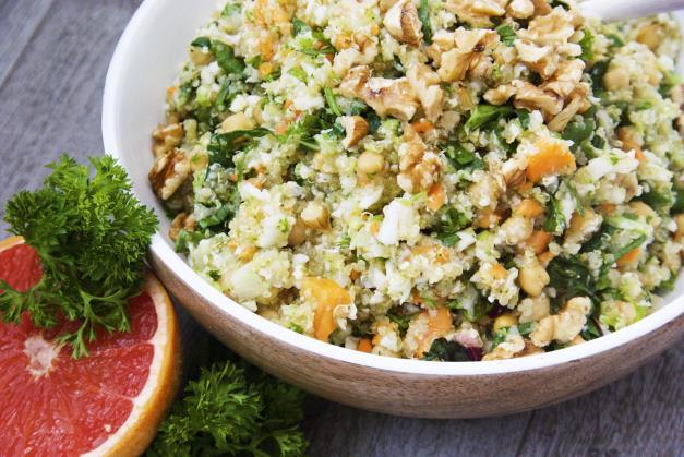 Dinner Winter Quinoa [Serves 4] 2 cups quinoa, rinsed and soaked for 20 minutes 4 cups vegetable broth 4 cloves of garlic minced 2 shallots, chopped ½ bunch Swiss chard, cut into ribbons 1 15oz can