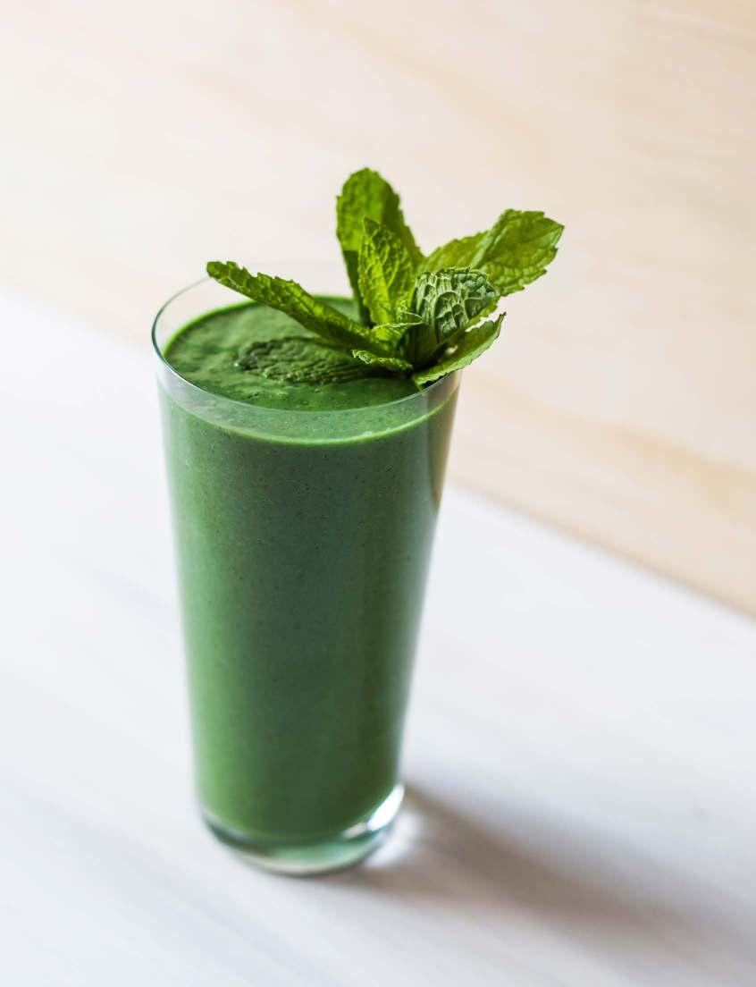 SUPER MINTY GREEN SMOOTHIE This smoothie has the works! High in fiber and protein to keep your energy levels up for longer.