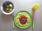 Spaghetti Bolognese with salad, and orange juice Spaghetti Bolognese with salad, and orange juice Bolognese sauce Spaghetti Salad 1 Bolognese sauce This recipe makes 4