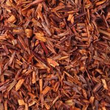 Unoxidised green rooibos requires a more demanding production process, similar to that of green tea, making it more difficult to produce.