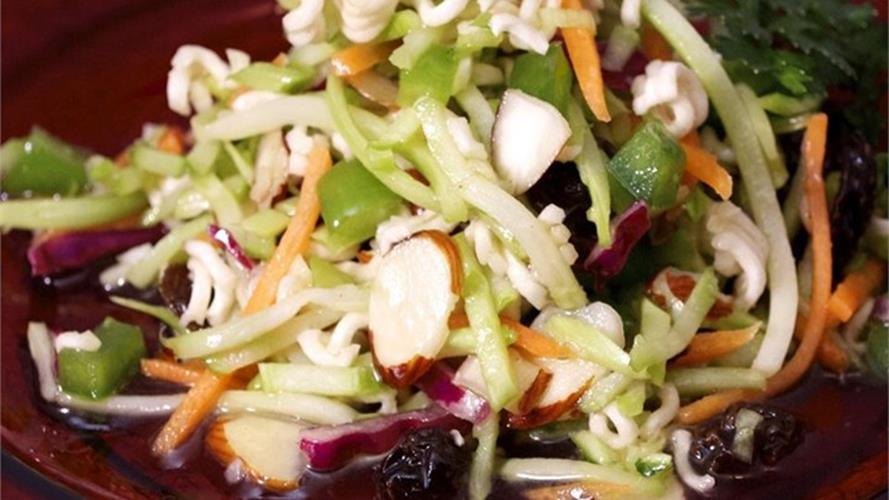 Rainbow Salad Lucy Bailey, Nurse Councillor - Brisbane I love this recipe because it s a quick to whip up when dinner preparations have been left to the last minute and I m wondering what to serve