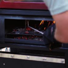 A subtle smoky flavour is also achieved by opening the smoker slide for short periods of time,