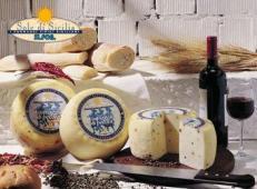Easy-eating table cheese at its best! Sifor s pecorino also comes blended with olives, sun-dried tomatoes, pistachios and arugula. Fresh Pecorino with Black Pepper #058793 2/2.