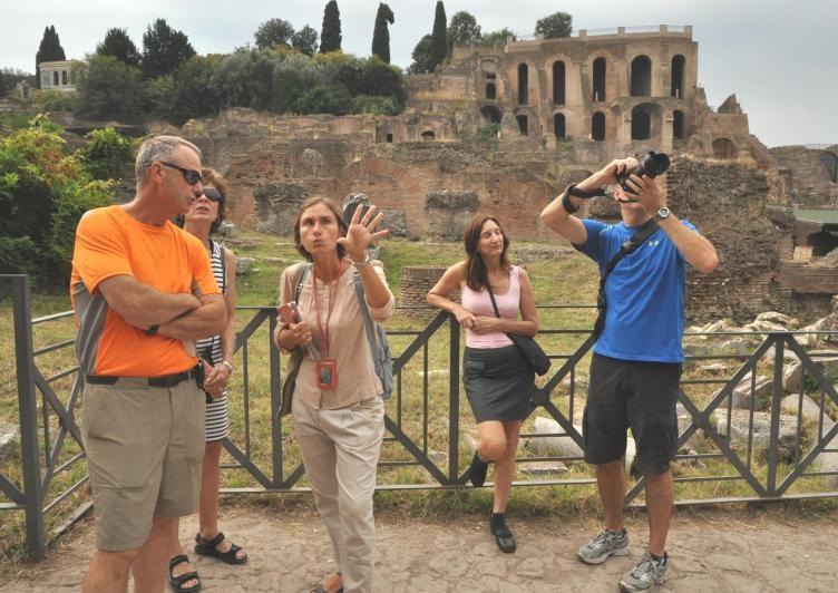 Coco's Provides Private & Small-Group Gourmet Tours to Italy If you re planning a trip to Italy and you want minimal hassle and maximum efficiency, no surprises or long tourist lines.