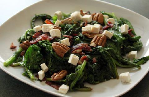 Green Leaf Salad serves: 1 - Prep: 10 mins. Mixed green 2 oz Roasted macadamia nuts 1/8 cup Strawberry vinaigrette 1.5 tbsp Grated parmesan cheese 1 tbsp 1. Cook bacon until crispy.