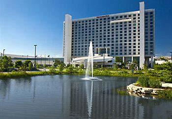 IFSEA 2011 Conference & Trade Show Renaissance schaumburg hotel & convention center, shaumburg, il March 31 - April 3 AREA ATTRACTIONS Distances are calculated in a straight line from the property s