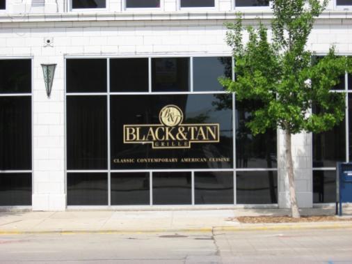 Black & Tan Lounge Www.blackandtangrille.com 130 East Walnut Street 920.430.