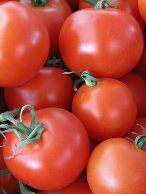 Tomato Solanum lycopersicum Better Boy Soil: Well-drained Days to Maturity: 70 Indeterminate variety keeps bearing