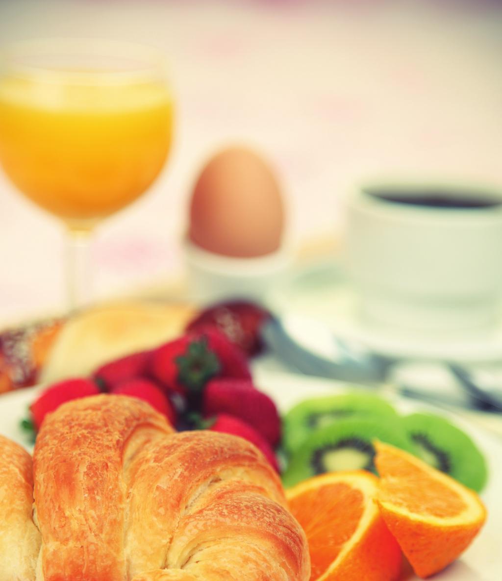 a F p u C d o G BREAKFAST Continenta Breakfast Served 10:30 am 11:45 am Chied Orange, Cranberry and Grapefruit Juices, Botted Water, Assorted Breakfast Breads and Buid Your Own Parfait (incudes Vania