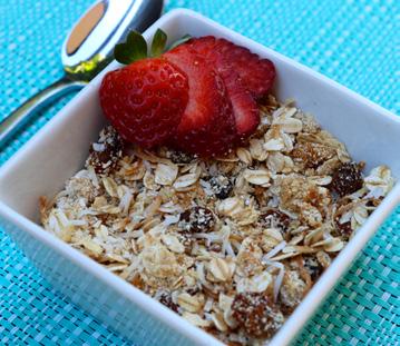 SBF muesli #1 SERVES 6 ½ cup (48g) rolled oats 1 cup (95g) oat bran ½ cup (30g) shredded coconut ½ cup (70g) sultanas 2 tbsp (15g) slivered almonds 2 tbsp honey 1 tbsp chia seeds Mix all dry