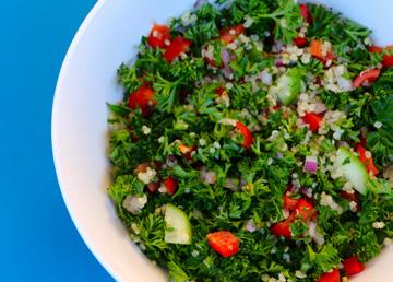 Tabbouleh 1 cup (168g) cooked quinoa 4 cups chopped parsley (100g) 12 cherry tomatoes, cut into quarters 1 cup (100g) diced cucumber (raw with peel) 1 small red onion (90g), finely diced 1 cup finely