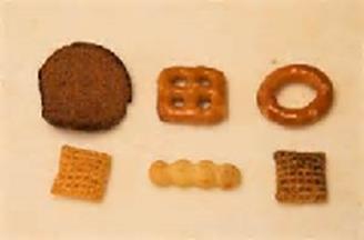 Traditional Chex Mix Contains: Soy, Wheat, Onion, Garlic Tropical Fruit 200cal 36g 6g 2g 4g 370mg 3g Serving Size = 1.75 oz.