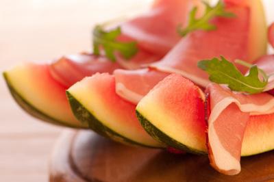 Watermelon & Parma Ham Breakfast Serves: 1 200g slice of Watermelon 2 slices Parma Ham 1 Fresh Fig, quartered 1.