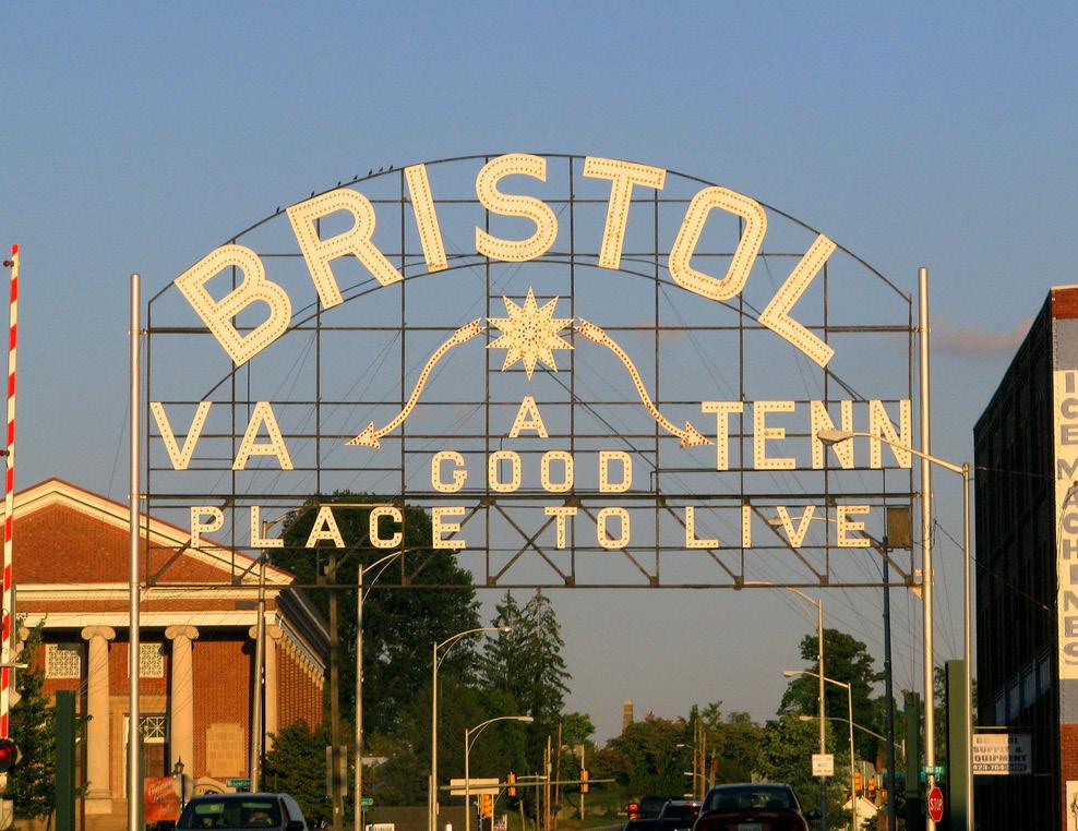 AREA OVERVIEW 13 BRISTOL, TN PINNACLE TRADE AREA Bristol, TN is the twin city of Bristol, VA. The two cities sit directly across from one another on the state line between Tennessee and Virginia.