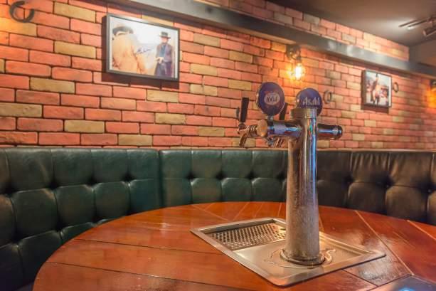 venue, located in a prime spot on Circular Road behind the bustling Boat Quay, brings a taste of the Wild West to its patrons, with live music on six nights a