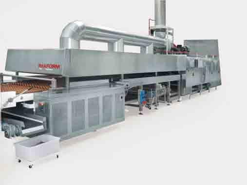 Water jet oven wiremesh conveyor cleaning