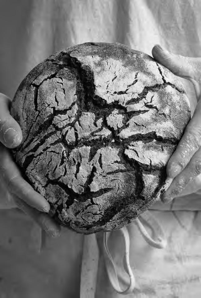 THE SIX SECRETS OF SAINT HONORÉ. BREAD WITH SOUL 1. Manual work, the heart and soul of the process. Hand rolling and kneading does more than give shape to the loaf.