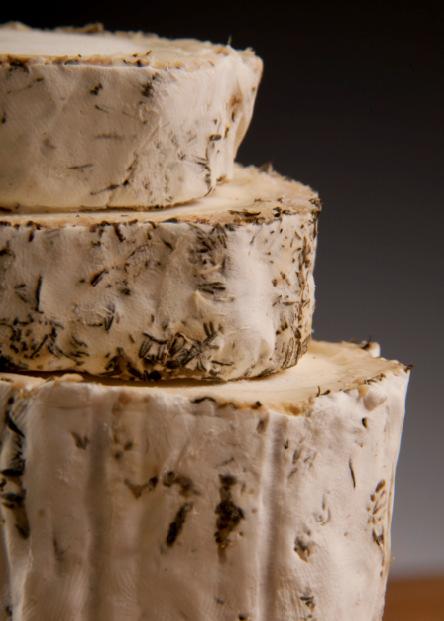 Made by the Hampshire cheese company, Tunworth comes as a 250g whole circular cheese in a wooden case.