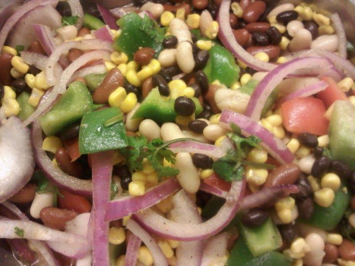 Mexican Bean Salad 1 (15 oz) can black beans, rinsed and drained 1 (15 oz) can kidney beans, drained 1 (15 oz) can cannellini beans, drained and rinsed 1 green bell pepper, chopped 1 red bell pepper,