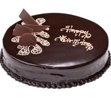 YUMMY DELICACIES BIRTHDAY CAKE For up to 6 people 10,00 EUR Vanilla with strawberry filling #6B1 Chocolate with