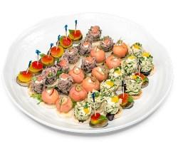 12,00 EUR (Chocolate dipped strawberries decorated with Chocolate drizzle) PARTY TRAYS Canape Party