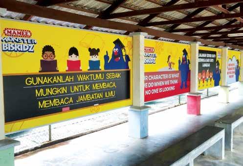 Taking into consideration that intelligence and character is the true goal of education, Mamee took it upon itself to repair the existing welcome to school information board at Sekolah Kebangsaan Ulu