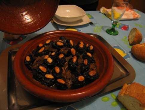 Tajine is a mysterious dish which subtly combines oriental spices like coriander, cinnamon, nutmeg, cumin, niora fall.