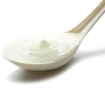 When used as a facial mask, yogurt moisturizes, fights acne, prevents premature aging and reduces discoloration.