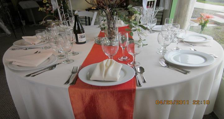 00 90" x 156" (Fits 8' banquet table to the floor) $15.00 90"x 90" (White, Red, or Black) (fits 60" round)...... $8.00 14' Black Table Skirt, Clips Included. $12.