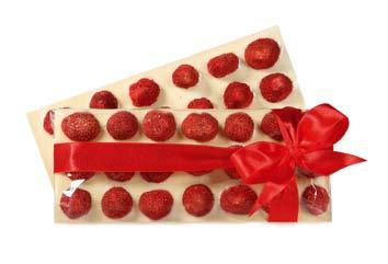 12 types available Berry love chocolate bar 150 g, 18,5 x 7,5 cm.